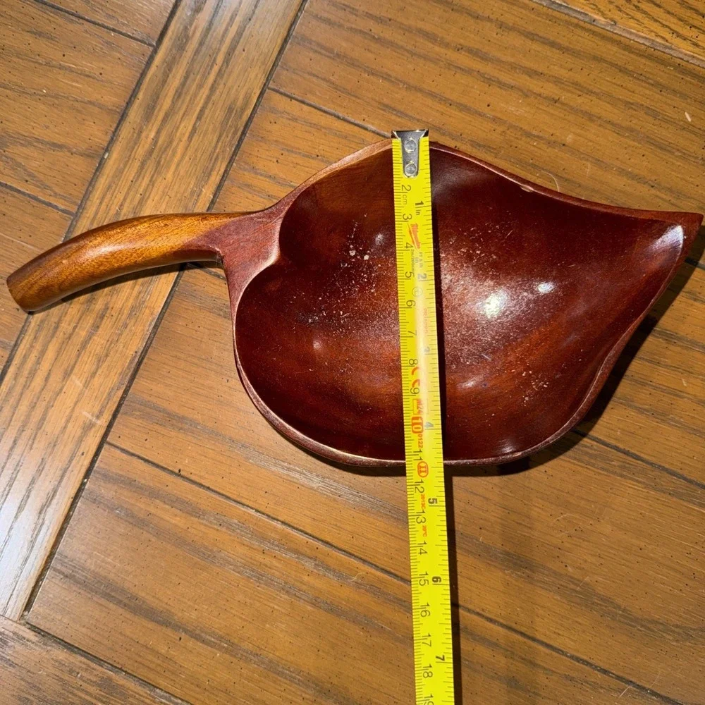 Hand‑Carved Monkeypod Leaf‑Shaped Wooden Bowl 10